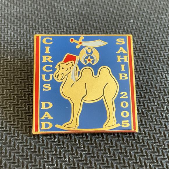 Sahib Shrine Circus Mom and Dad Pin 2005 Collectors Pins with Backs Great Cond. - Picture 2 of 6